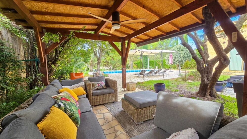 Vente Maison Villa de plain-pied avec piscine, panneaux solaires et jardin Saint gervais