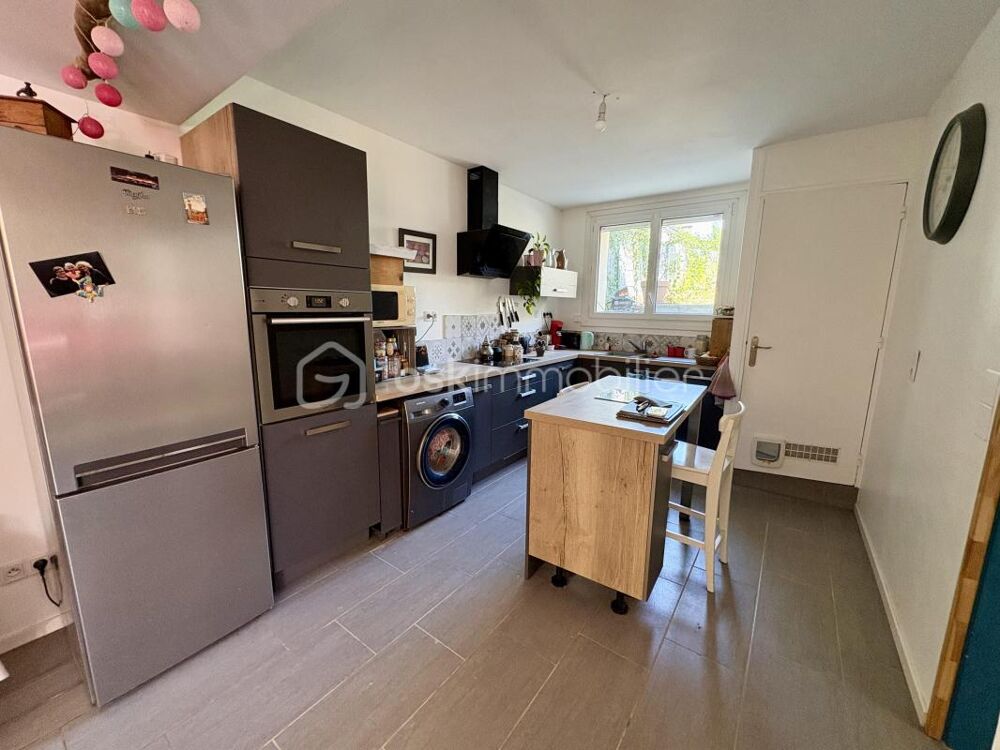 Maison pleine de charme en plein coeur de Prémartine