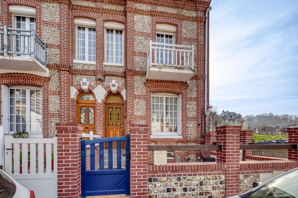 Yport centre, maison de pêcheur , commerces et plage à pied