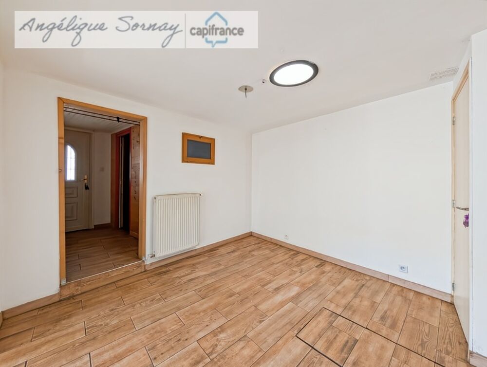 À 10 min de Saint-Amour  Maison de village 103 m² avec 3 chambres et combles aménageables -- Montrevel Morges (39320), secteur