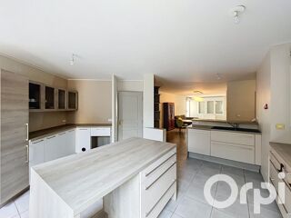  Appartement à louer 4 pièces 107 m²