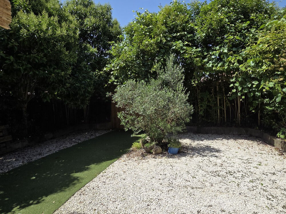 Maison de village à Marciac 95 m2 avec jardin garage et atelier