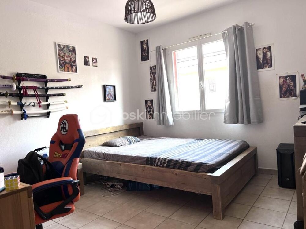 Vente Maison Sur un terrain d'angle de 236 m2, une maison de type 4 en R+1 de 95 m2 Frontignan
