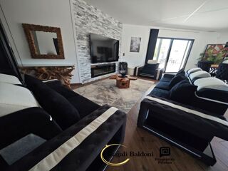 Villa à vendre 5 pièces 210 m²