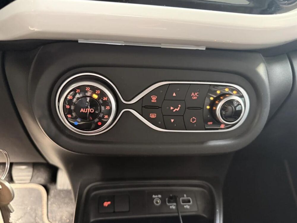 Twingo Vibes CAMERA DE RECUL / CARPLAY FEUX AUTO 2021 occasion 17139 Dompierre-sur-Mer