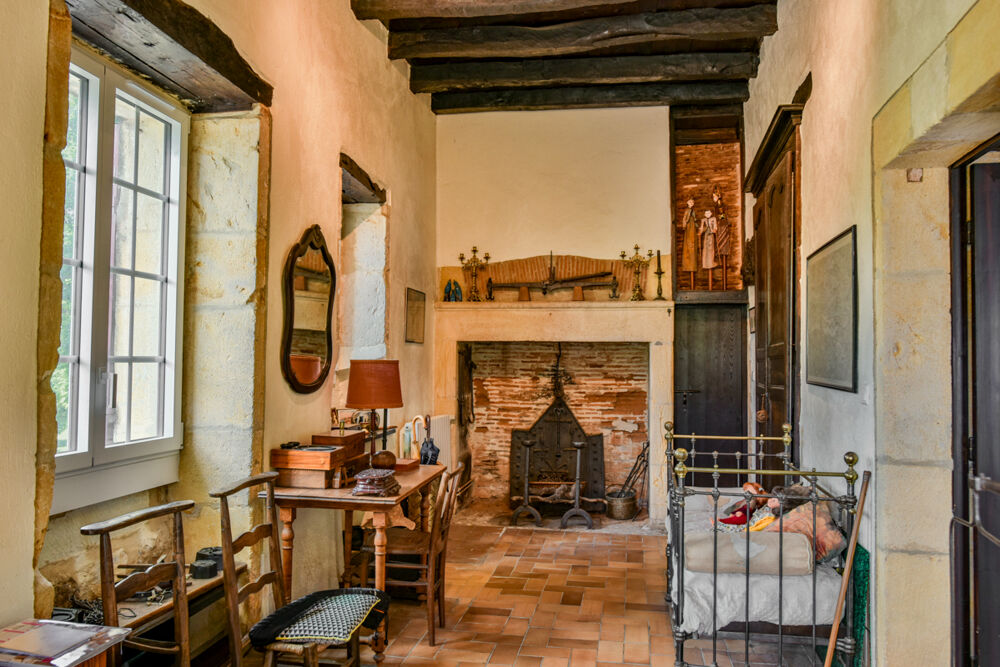Maison de caractere, début XIXieme siecle, 9 pièce(s) 3ch, 200 m2, grange, 2100 m2 terrain