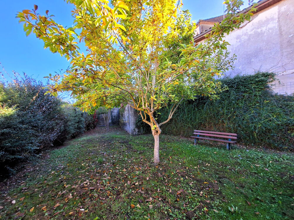 Bâtisse de caractère 247 m²  Riscle centre