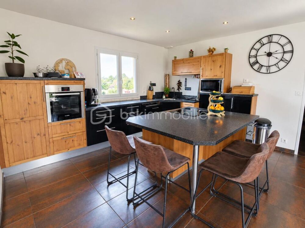 Vente Maison Maison de plain-pied de 128 m² avec piscine Bours