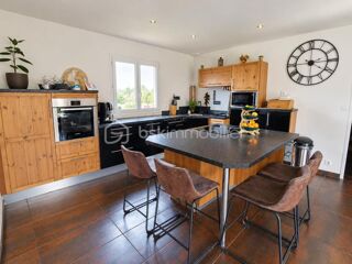 Vente Maison Maison de plain-pied de 128 m² avec piscine Bours