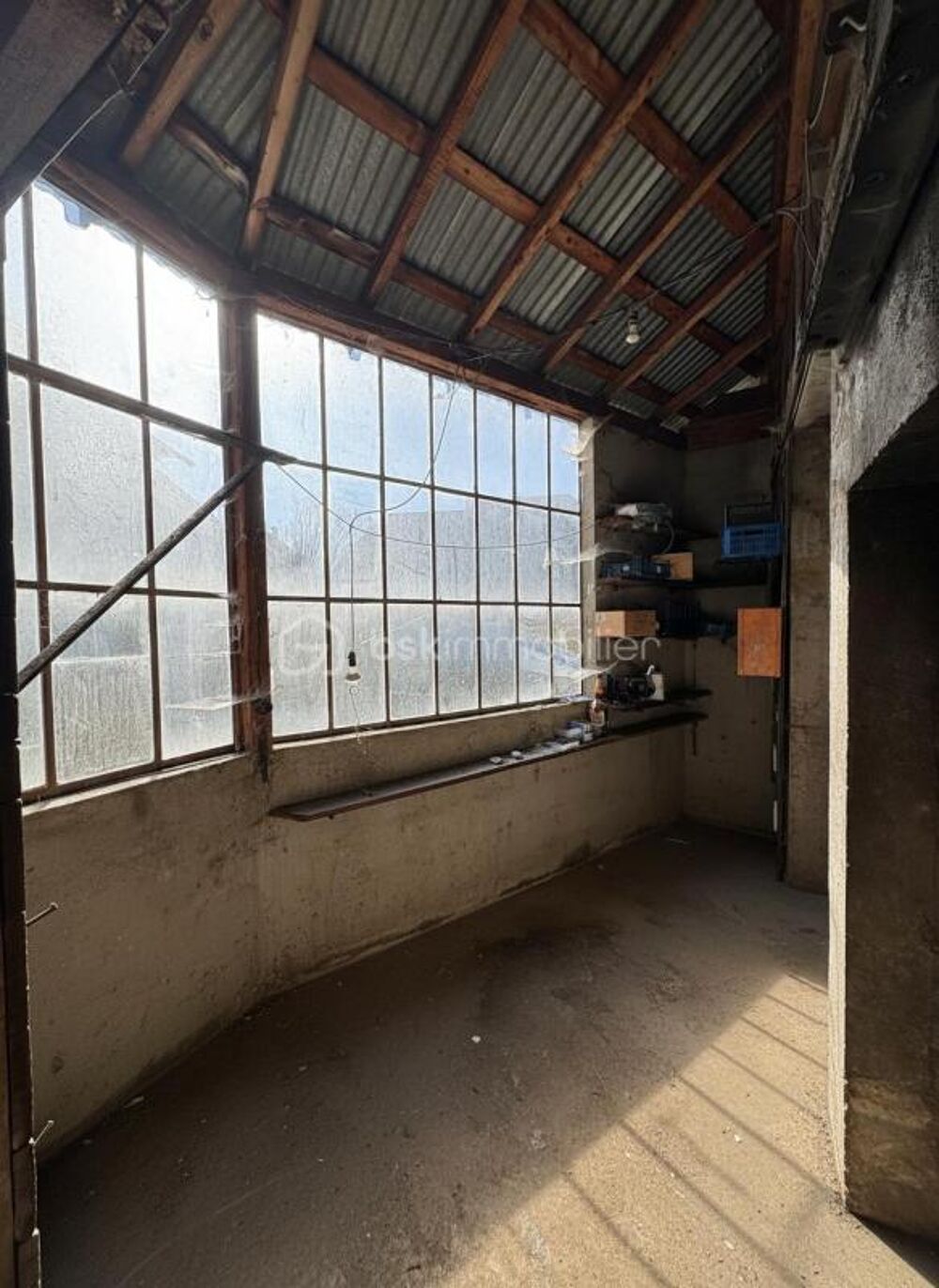 Ancienne forge en pierre à réinventer  Potentiel rare au coeur de La Compôte