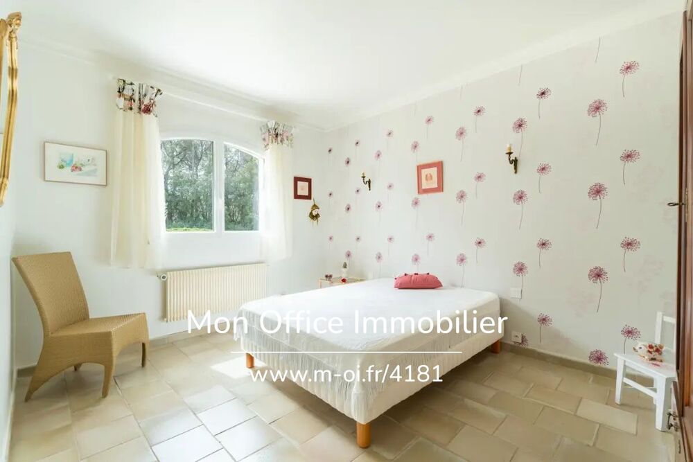 à vendre  Propriété/château Trets (13530)