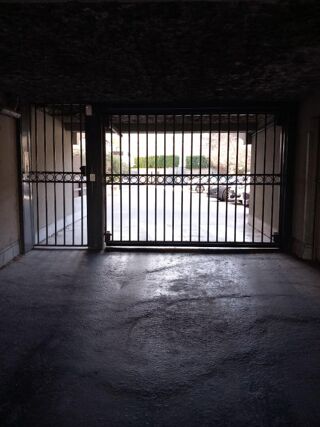  Parking / Garage  louer 1 pice 