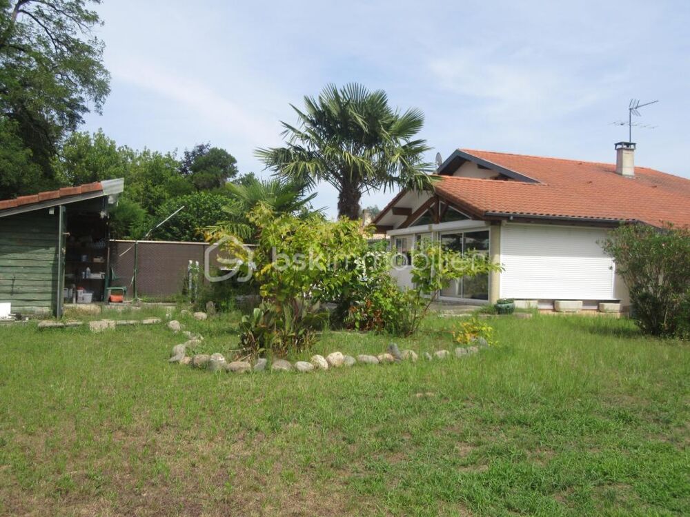 Charmante landaise de 200 m2, 6 chambres, véranda + dépendance de 120 m2 sur terrain 2328 m2