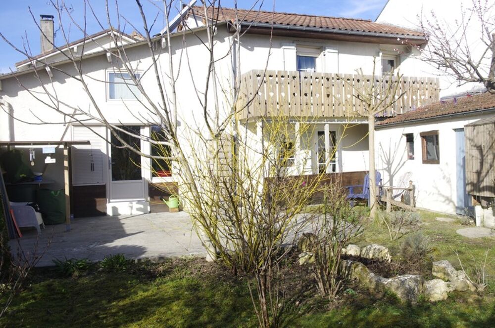 Vente Maison Maison à vendre à Vic Fezensac 32190 , 6 pièces, 2/3 chambres, jardin exposition Sud /Est, puits, garage et parking Vic fezensac