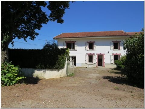   Une grande maison de 220 m² de potentiel sur un grand terrain de plus de 5500 m², bien isolée. À Ornacieux 38260 Maison - 9 pièce(s) - 145 m²