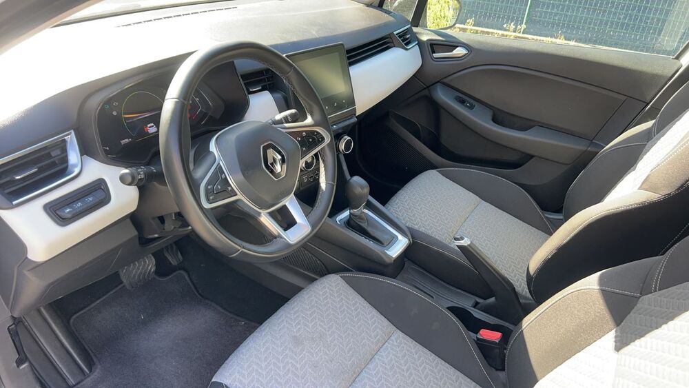 Clio V 1.6 E-Tech 145 Hybrid EDC Evolution 2023 occasion 77184 Emerainville