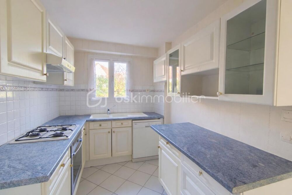 Vente Maison Maison familiale 4 pi�ces avec double garage et jardin Guyancourt