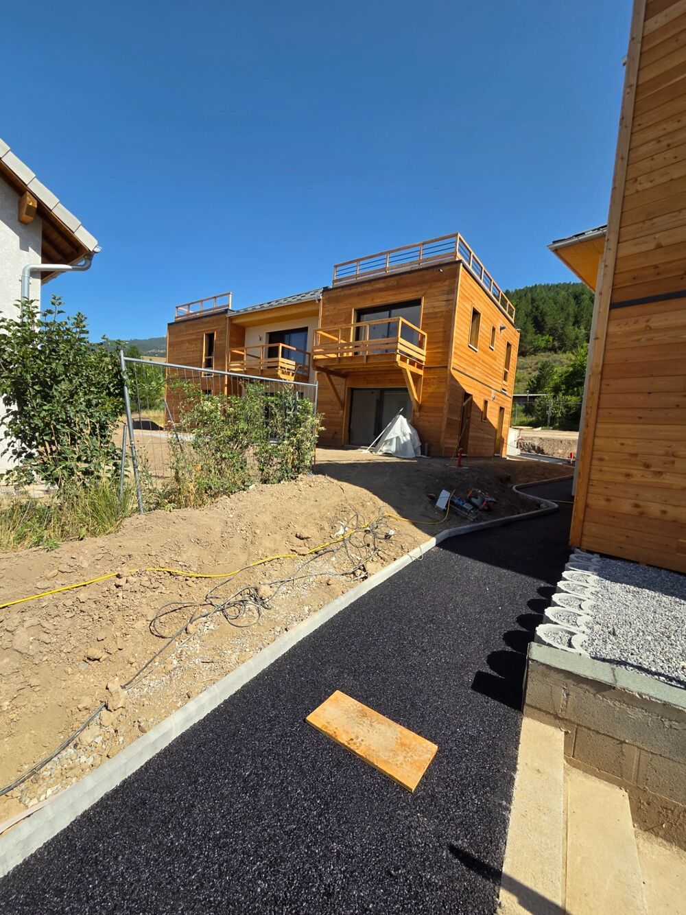 Vente Appartement Appartement à vendre 4 pièces ,vue  Lac et Montagnes sur SAVINES LE LAC (05) , Dans une résidence en construction style villa  p Savines le lac