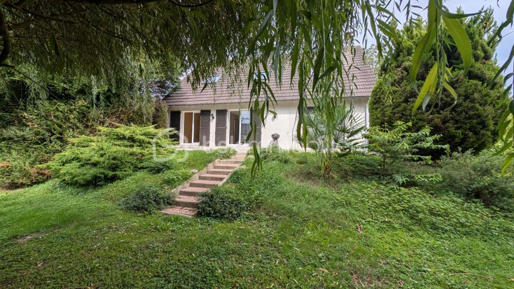 SUPERBE AFFAIRE : Maison individuelle avec sous-sol total  6 chambres