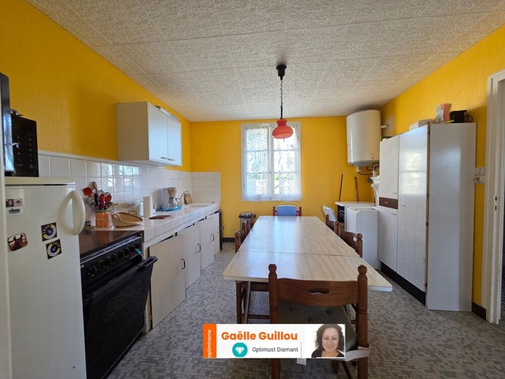 Maison mitoyenne de 8 pièces - 5 chambres - jardin clos - à 150m de la mer