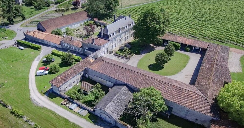 Propriété à vendre 18 pièces proche de COGNAC - Terrain de 3,2 Ha