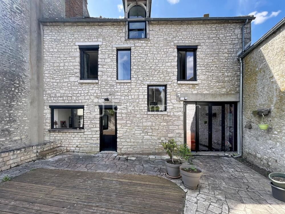 Maison de ville familiale avec dépendance et fort potentiel
