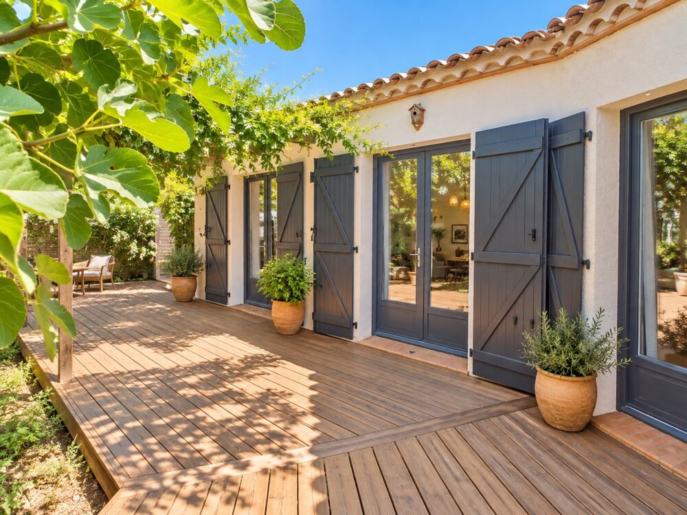 PORTIRAGNES- Villa 4 faces de plain-pied  5 chambres, piscine et jardin intimiste