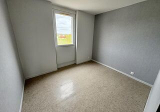  Appartement à louer 5 pièces 90 m²