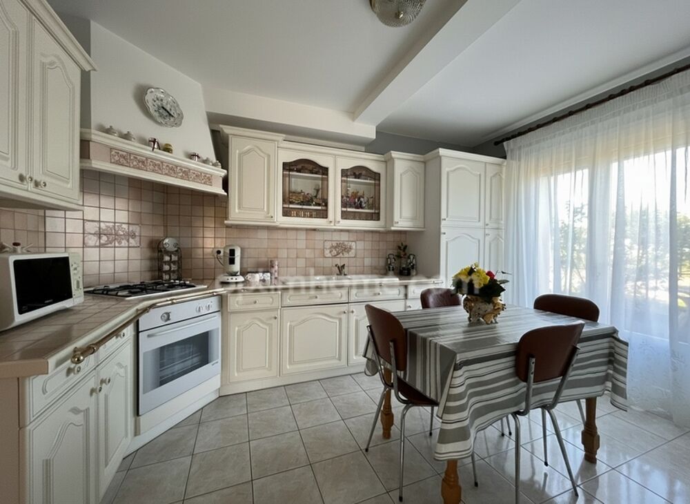 Vente Maison Maison à vendre 7 pièces MEYZIEU (69) Meyzieu