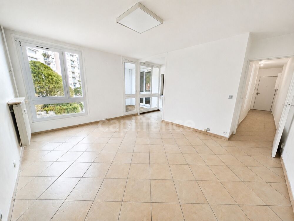 Vente Appartement Appartement F2 avec loggia et parking - proche commerces et gare Corbeil essonnes