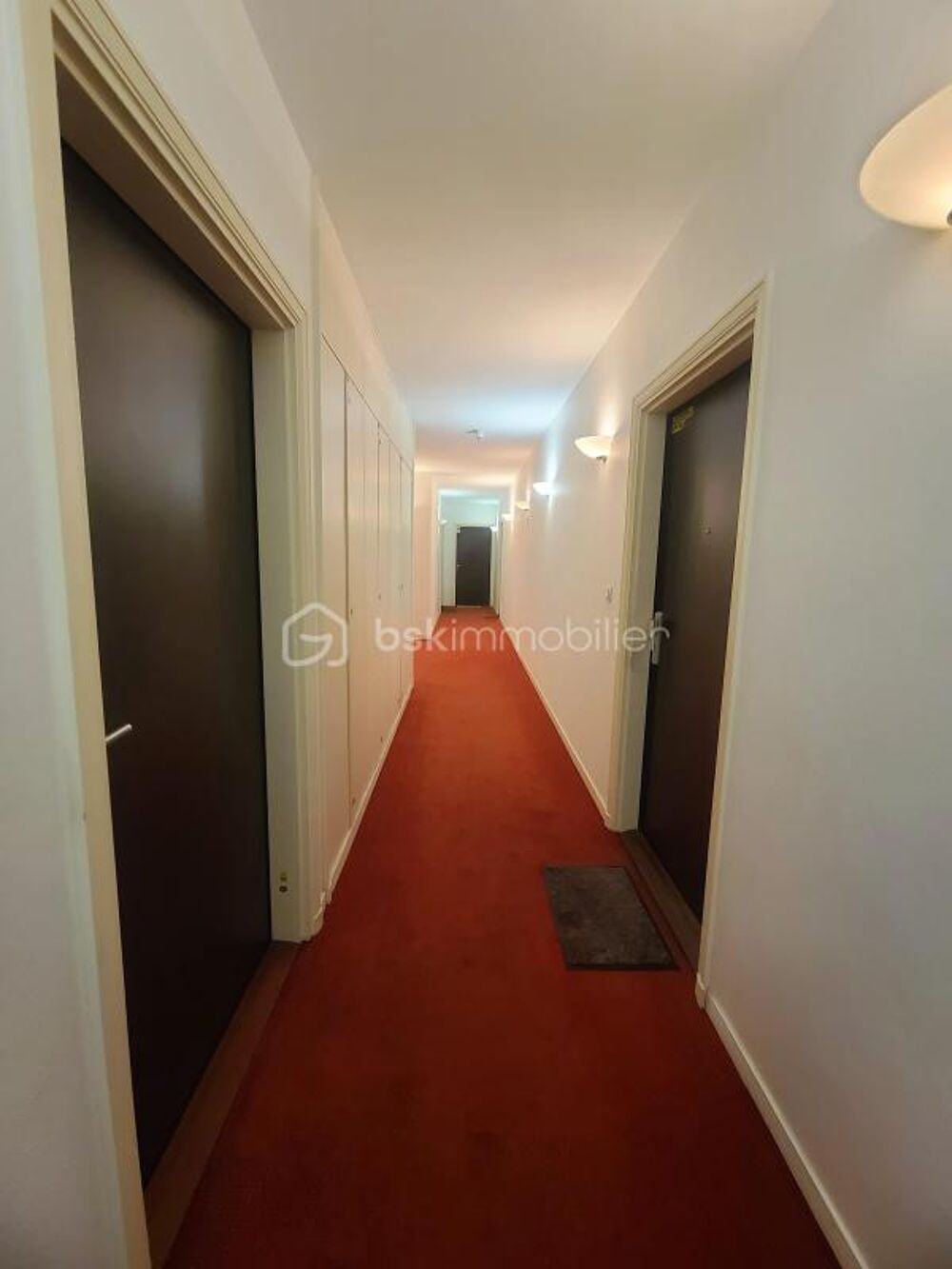Appartement de type F2 au 1er étage d'une résidence de 2 étages