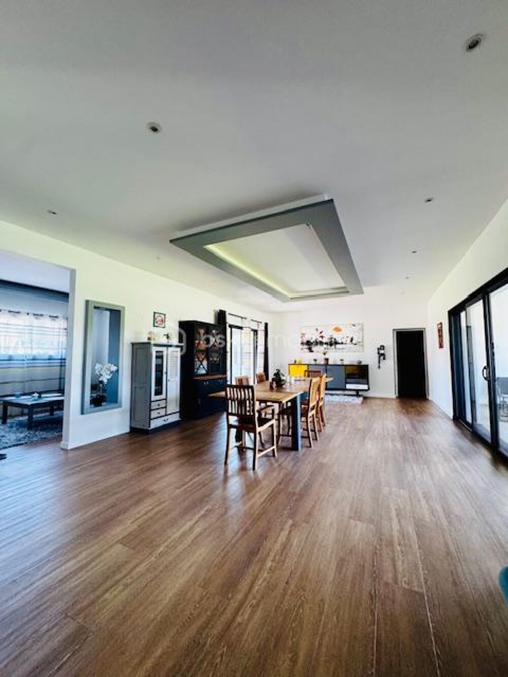 Vente Maison Maison contemporaine (2015) de plain-pied – 257 m² – Terrain 3 456 m² avec piscine – Barro (16) Barro