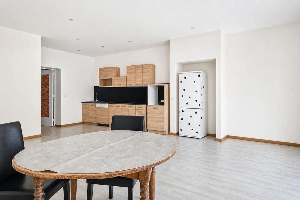 Maison spacieuse 8 pièces rénovée à Montbazens
