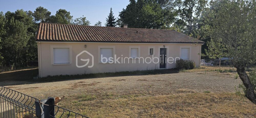 BELLE MAISON de plain-pied avec piscine sur terrain de 2962 m2