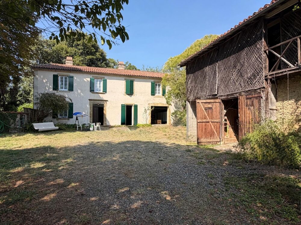 PLAISANCE DU GERS(32): MAISON BOURGEOISE avec garages et dependances , dans son jus, 190m2 sur terrain paysagé et pâture de 5.00
