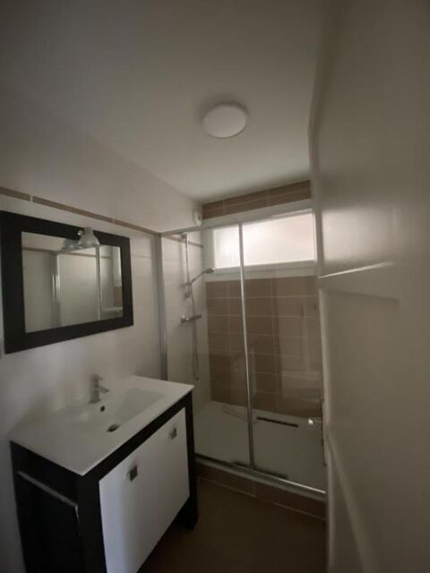  Appartement  louer 2 pices 83 m