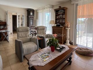 Vente Maison Maison 125 m2 sur terrain 560 m2  -  15 minutes à pied des commerces Saujon