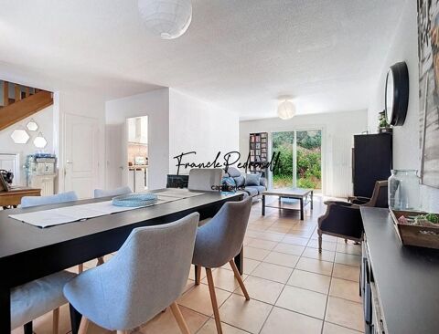   Maison familiale avec grande terrasse 50 m  Bron,  proche tram T5, quartier pavillonnaire Maison - 4 pice(s) - 109 m