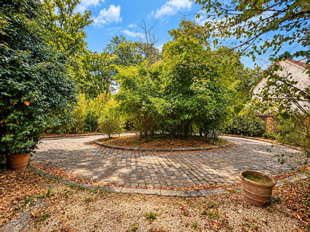 Vente Maison Maison de charme dans quartier priviligié LA CHASSE Beauchamp