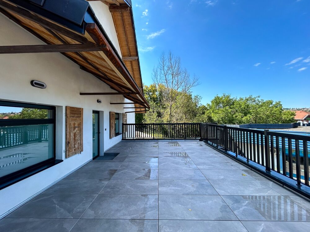 À vendre  Appartement T4 duplex traversant de charme dans une ancienne bâtisse rénovée à Viuz-en-Sallaz