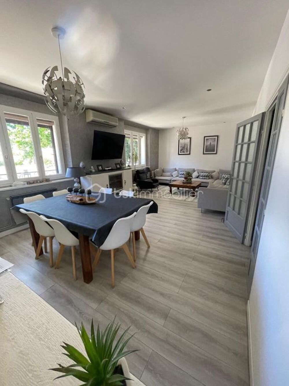 Haut de Villa 116 m² + 30 m² à aménager - 2 chambres + bureau - Garage Motos