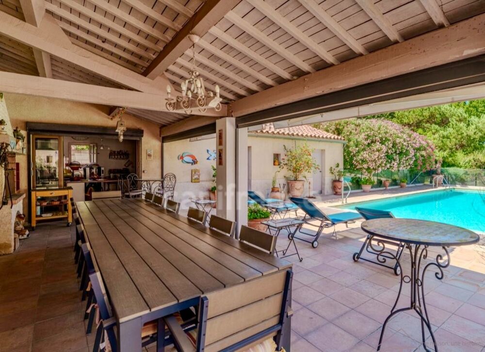 Propriete à vendre 11 pièces FONTVIEILLE (13)