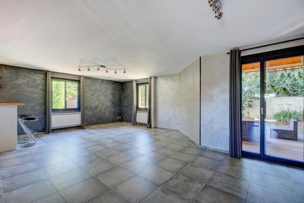 Vente Maison Maison de 8 pièces de 170 m² à Saint-Laurent-de-Mure Saint laurent de mure