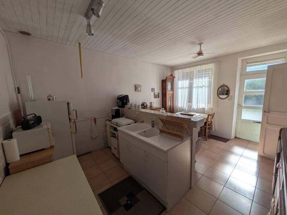 Vente Maison SAINT CARADEC TRÉGOMEL ENSEMBLE DE 2 MAISONS,UN GARAGE, UNE DÉPENDANCE DE 20m² PARCELLES DE 250m² Saint caradec tregomel