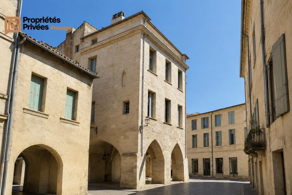 UZÈS : Une adresse d'exception Hôtel particulier de 316 m², vendu dans son intégralité, sur la prestigieuse Place Dampmartin