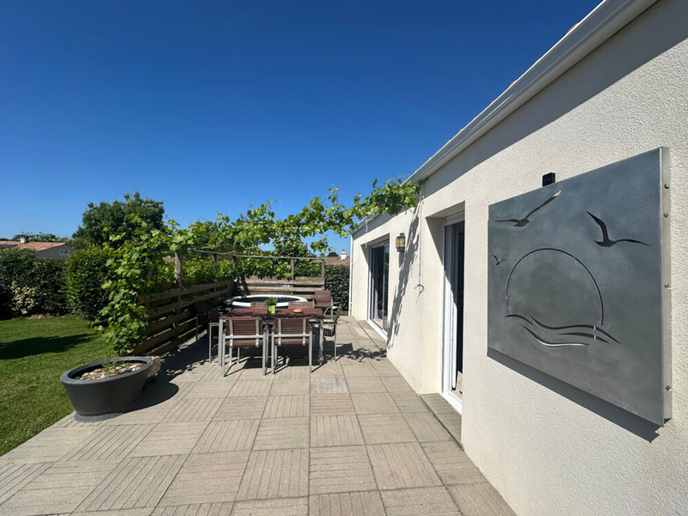 Maison 6 pièces 129 m² · à Nesmy · 129 m² · 299 900 €