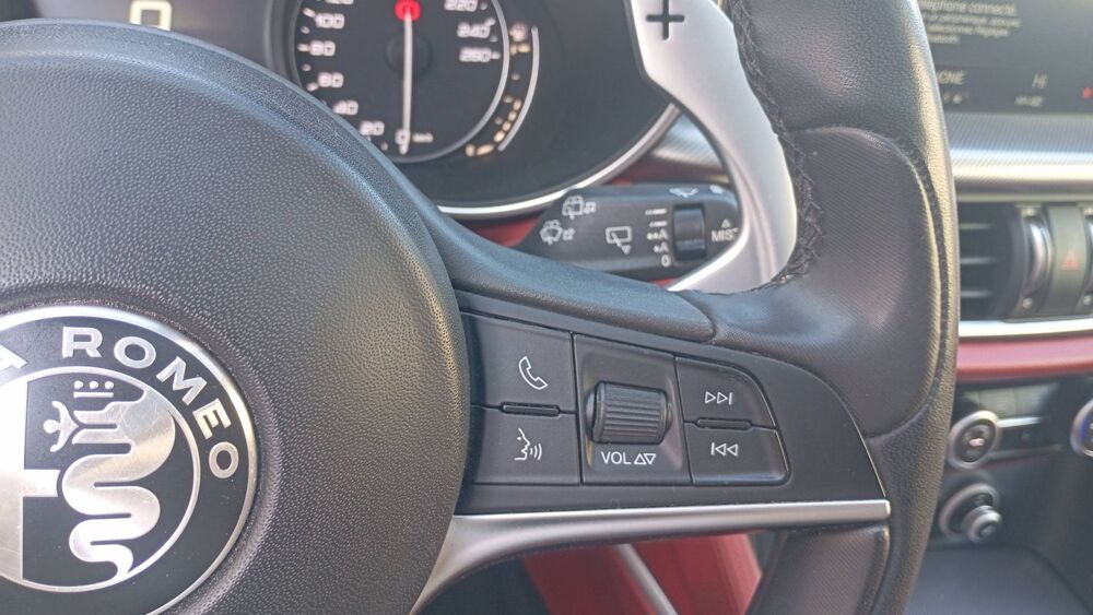 Stelvio MY19 2.2 210ch Q4 BVA8 Turismo - Automatique Toit ouvrant 2019 occasion 50250 La Haye