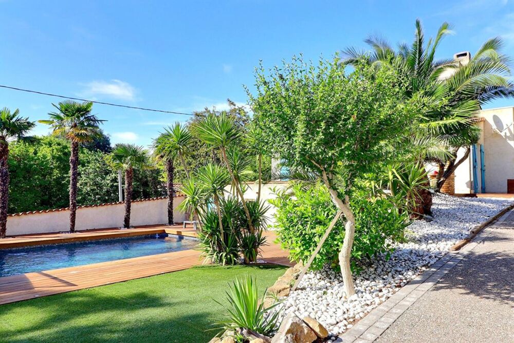 Maison Aubagne 8 pièce(s) 190 m2 avec piscine - jacuzzi sur 1200 m2 de terrain