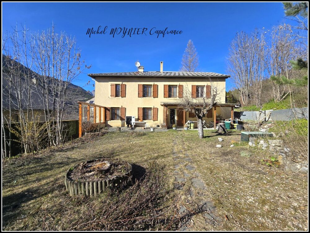 LARGENTIÈRE-LA-BESSÉE : MAISON DE CARACTÈRE DE 194 M², TERRAIN DE 2 510 M² ET NOMBREUSES ANNEXES