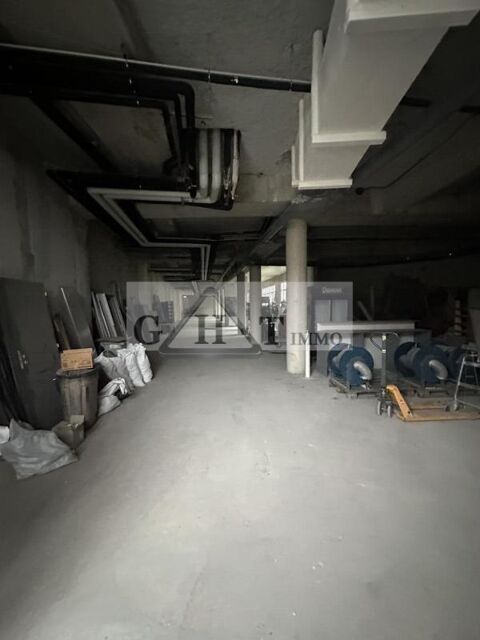   Local d'activités 600m2 à vendre Ivry 
